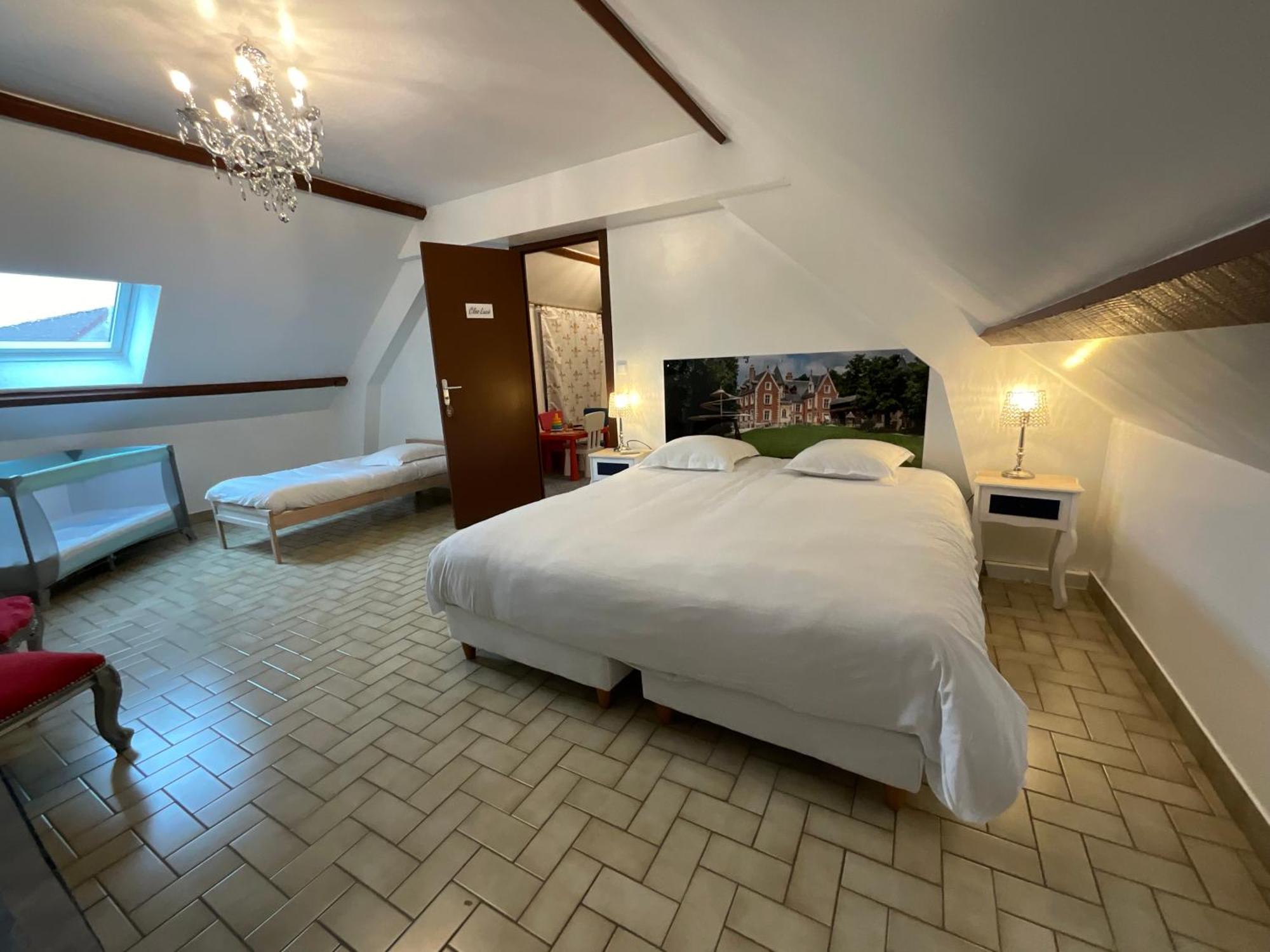 Maison Familiale Piscine Et Hébergement de vacances Blois
