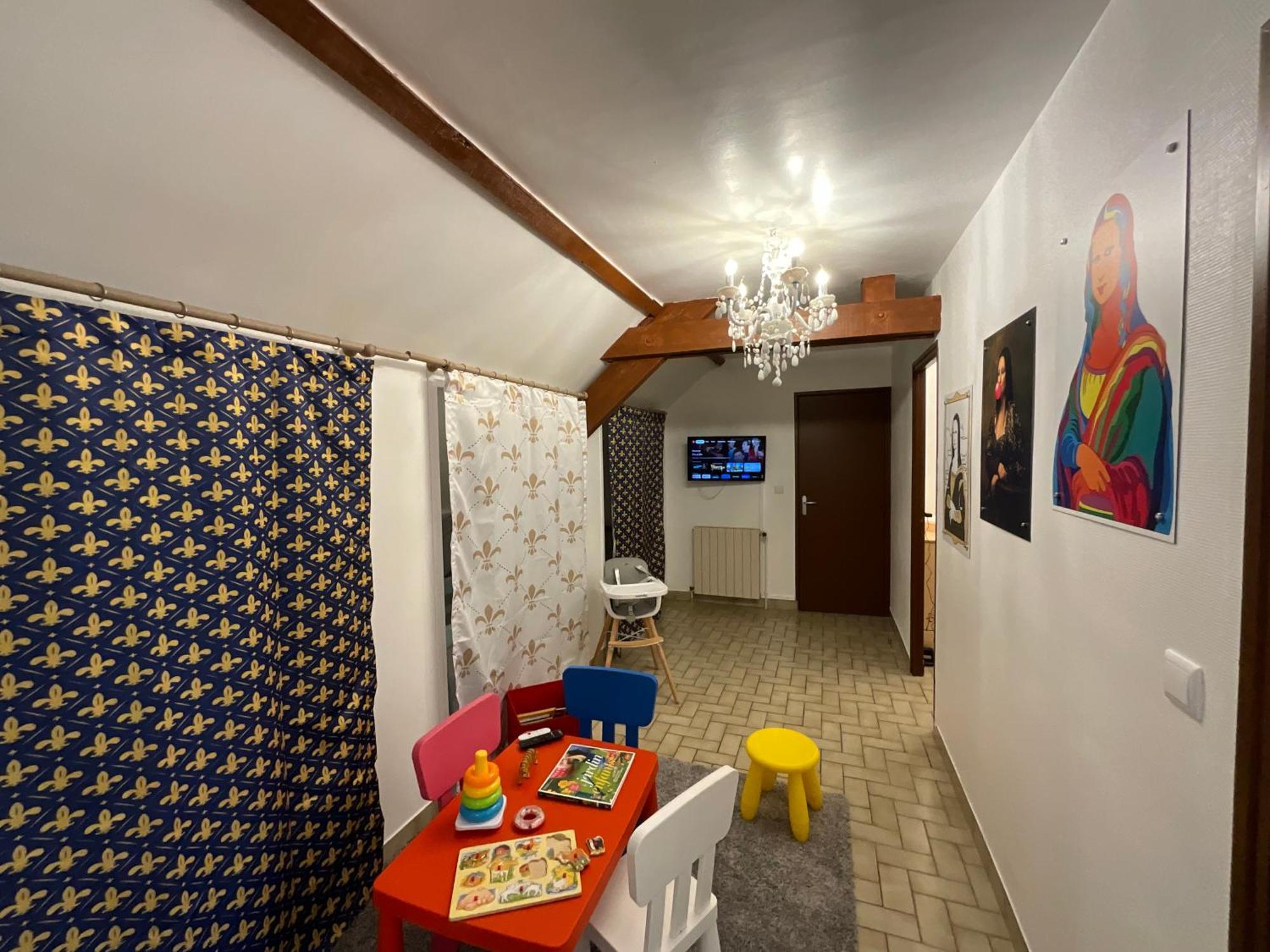 Maison Familiale Piscine Et Hébergement de vacances Blois